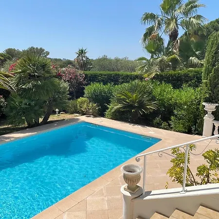 Maison Cosy En Bordure Du Golf. Villa Saint-Raphael (Var)