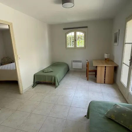 Maison Cosy En Bordure Du Golf. Saint-Raphael (Var)