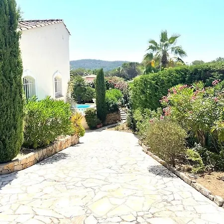 Maison Cosy En Bordure Du Golf. Villa Saint-Raphael (Var)